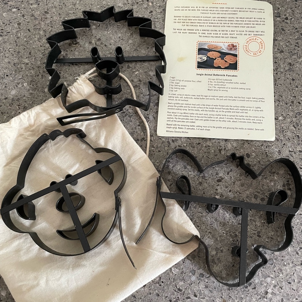 Williams Sonoma set of 3 metal jungle animal pancake molds